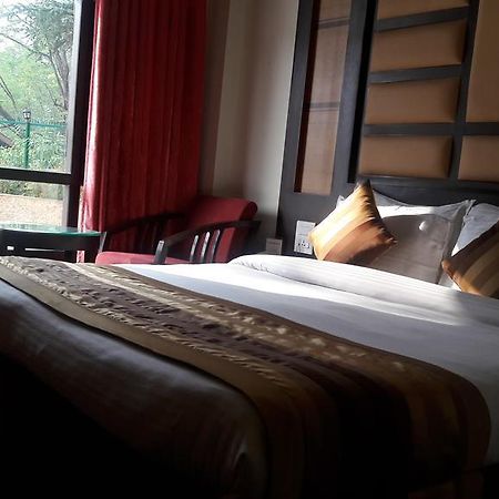 Hotel Southgate Shimla Buitenkant foto