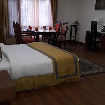 Hotel Southgate Shimla Buitenkant foto