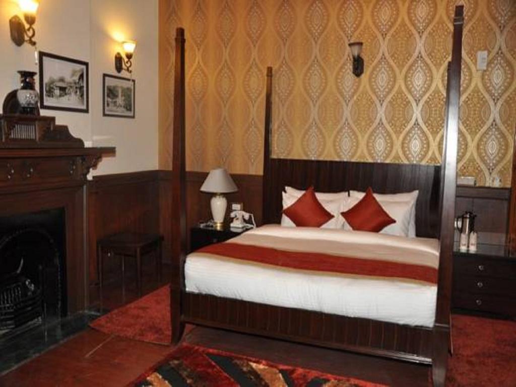 Hotel Southgate Shimla Buitenkant foto