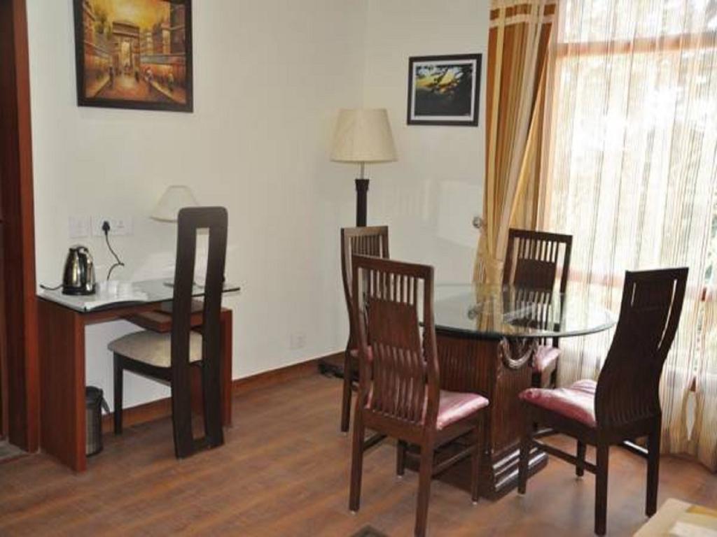Hotel Southgate Shimla Buitenkant foto