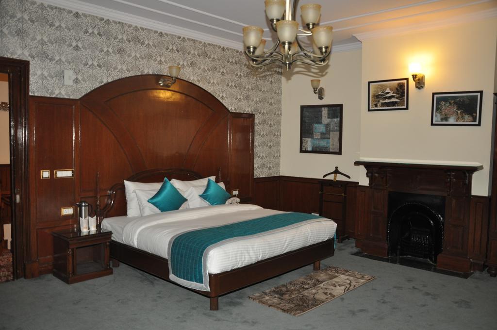 Hotel Southgate Shimla Buitenkant foto