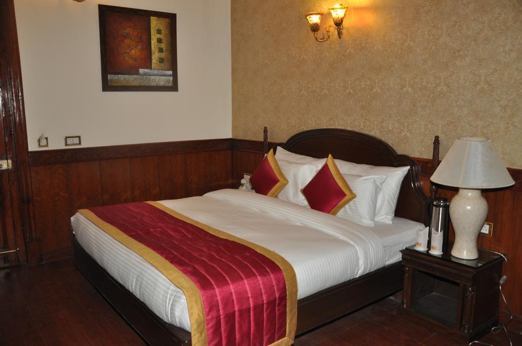 Hotel Southgate Shimla Buitenkant foto