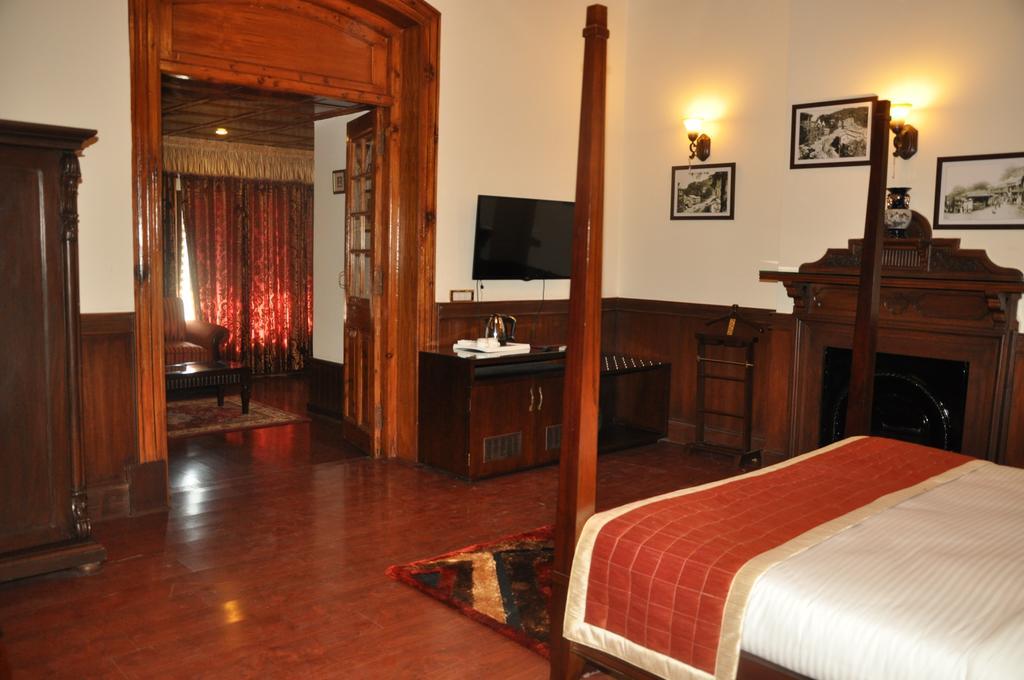 Hotel Southgate Shimla Buitenkant foto