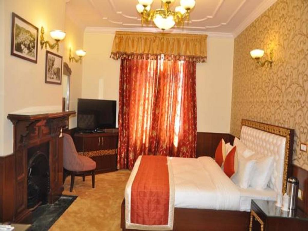 Hotel Southgate Shimla Buitenkant foto