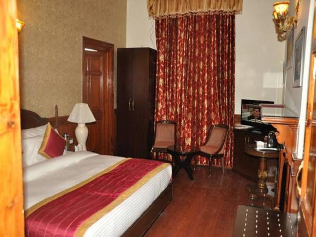 Hotel Southgate Shimla Buitenkant foto
