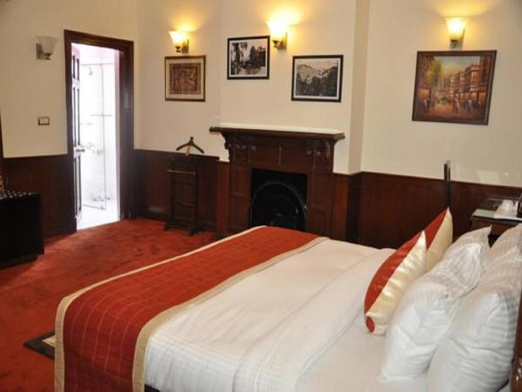 Hotel Southgate Shimla Buitenkant foto