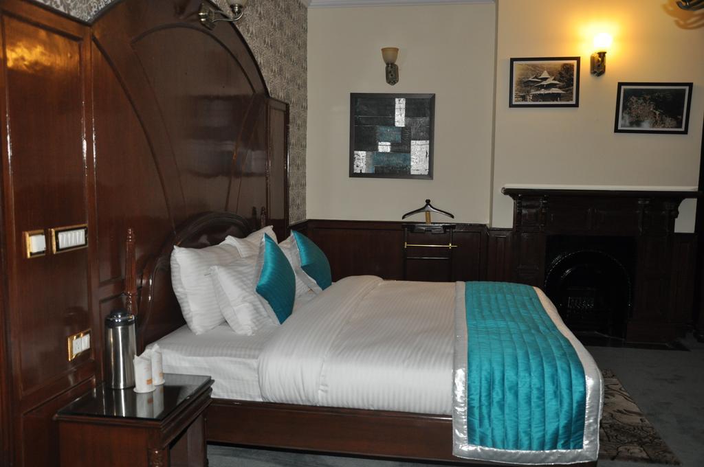 Hotel Southgate Shimla Buitenkant foto