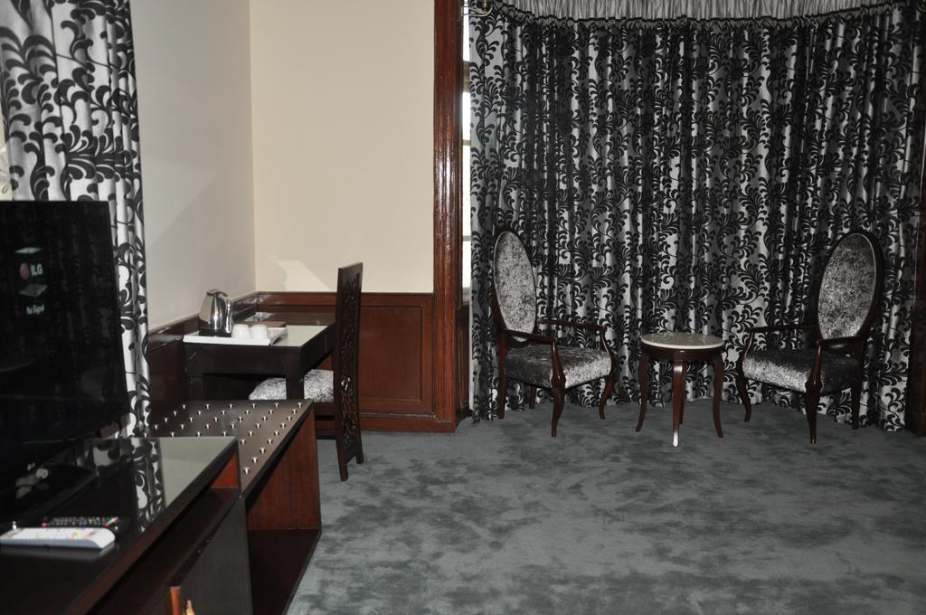 Hotel Southgate Shimla Buitenkant foto
