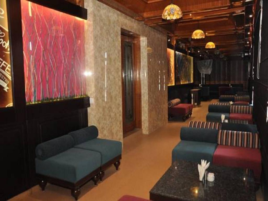 Hotel Southgate Shimla Buitenkant foto