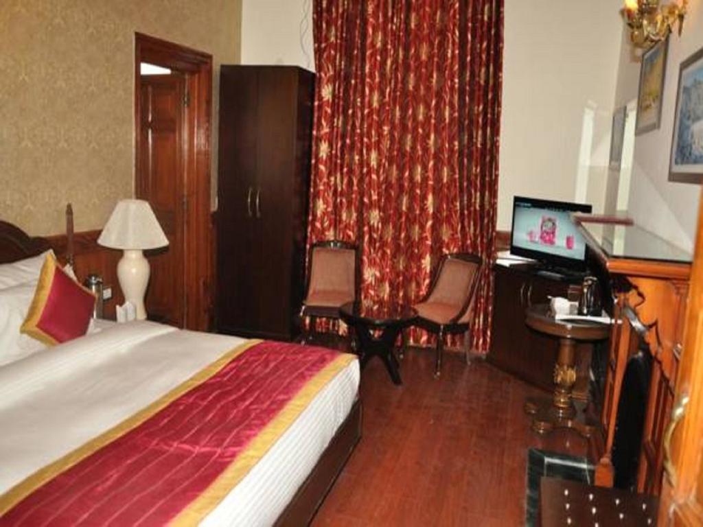 Hotel Southgate Shimla Buitenkant foto