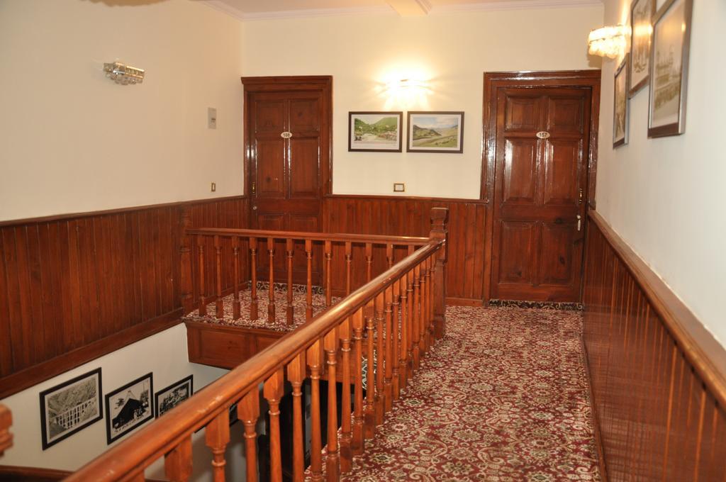 Hotel Southgate Shimla Buitenkant foto