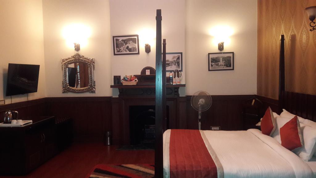 Hotel Southgate Shimla Buitenkant foto