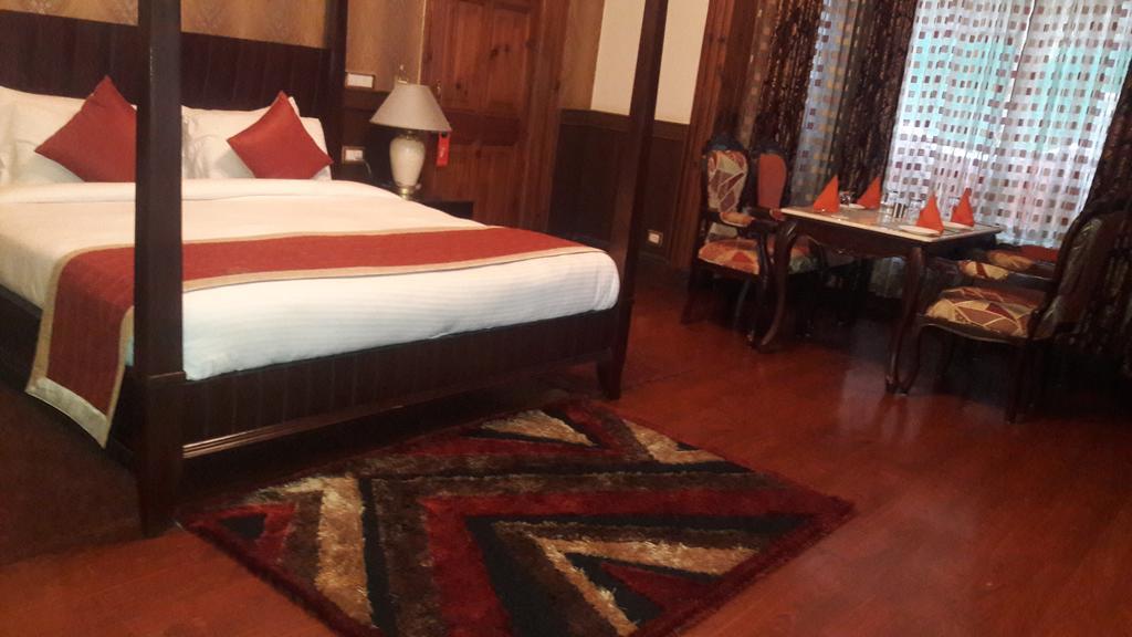 Hotel Southgate Shimla Buitenkant foto