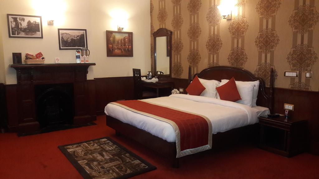 Hotel Southgate Shimla Buitenkant foto