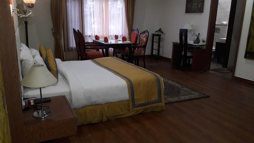 Hotel Southgate Shimla Buitenkant foto